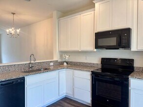 802 Ruth Way in Dover, DE - Building Photo - Building Photo