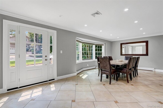22 Wren Dr in Roslyn, NY - Building Photo - Building Photo