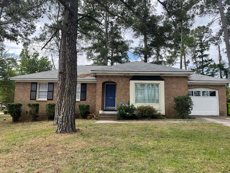 1716 Westchester Dr in Columbia, SC - Building Photo