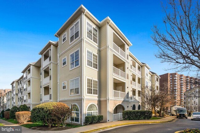 property at 4561 Strutfield Ln