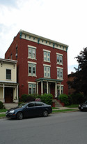 33 Franklin St in Saratoga Springs, NY - Building Photo