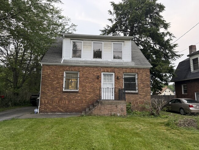property at 1914 S Heights Ave
