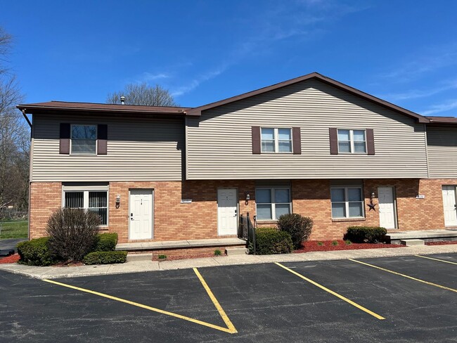 2191 Meadowlawn Dr in Holt, MI - Foto de edificio - Building Photo