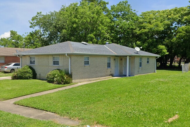 4509 Rosemont Pl