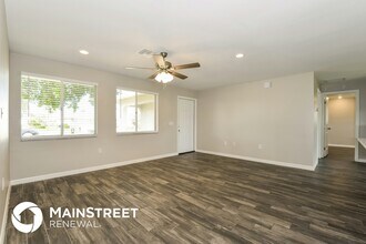 1308 SE 32nd Terrace in Cape Coral, FL - Foto de edificio - Building Photo