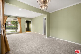 7315 W 82nd St in Los Angeles, CA - Building Photo - Building Photo