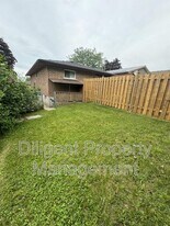 2193 Springwood Rd in Peterborough, ON - Building Photo