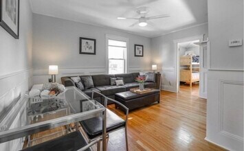 216 Willow St in Boston, MA - Building Photo - Building Photo