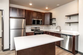 Brick Towne at Kettlestone in Waukee, IA - Foto de edificio - Interior Photo