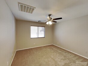 7351 W Alicia Dr in Phoenix, AZ - Building Photo - Building Photo