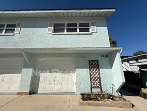 206 Hopkins St in Neptune Beach, FL - Building Photo - Building Photo