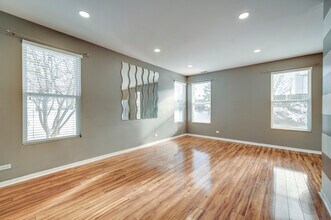 4055 Blackstone Dr in Aurora, IL - Building Photo - Building Photo