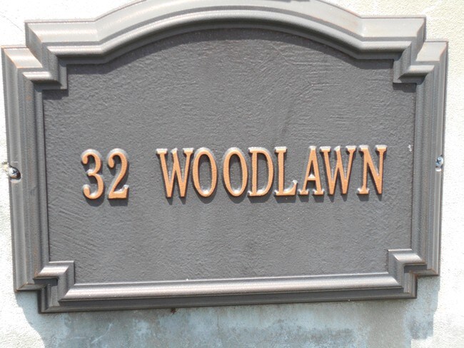32 Woodlawn Dr in Chattanooga, TN - Foto de edificio - Building Photo