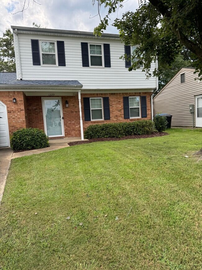 1329 Pierside Ct in Virginia Beach, VA - Building Photo - Building Photo