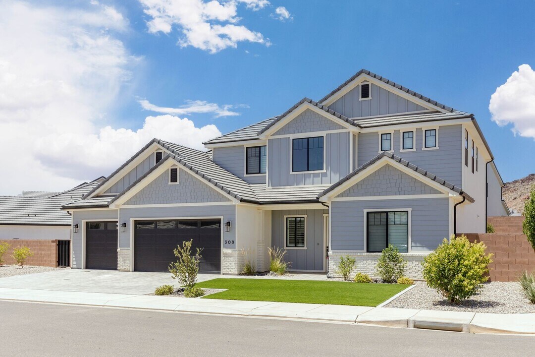 308 S Water Crse Dr in Washington, UT - Building Photo