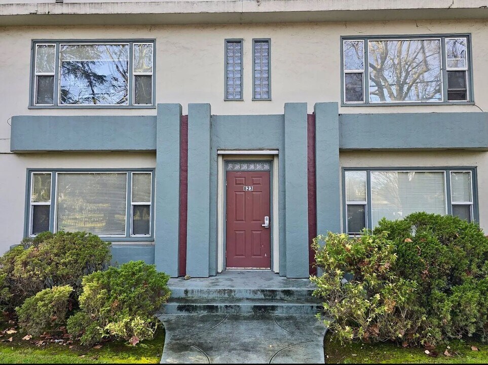 823 Washington St in Santa Rosa, CA - Building Photo