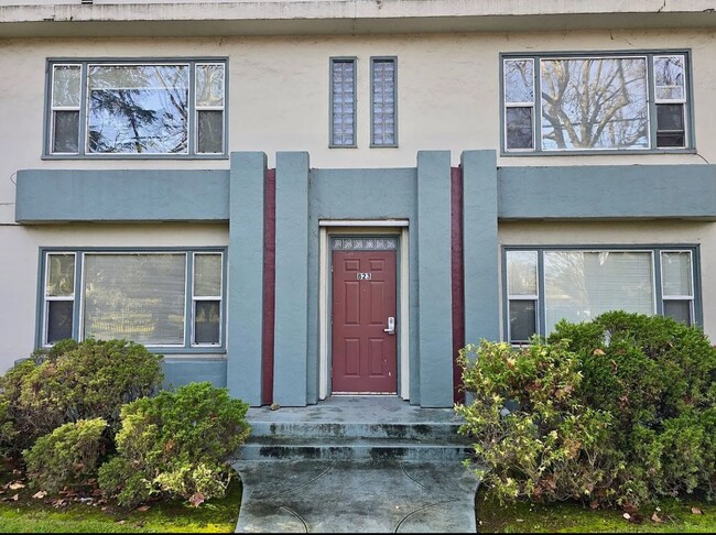 property at 823 Washington St