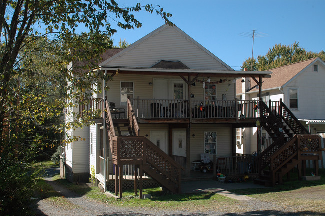 126 Gilligan St in Wilkes-Barre, PA - Foto de edificio - Building Photo