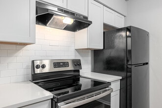 Edge at 40 Townhomes & Apartments in Oklahoma City, OK - Foto de edificio - Building Photo