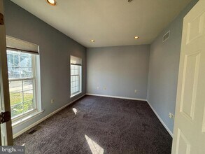721 Deer Creek Dr in King of Prussia, PA - Building Photo - Building Photo