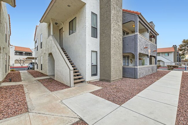 611 Bass Dr in Henderson, NV - Building Photo - Building Photo