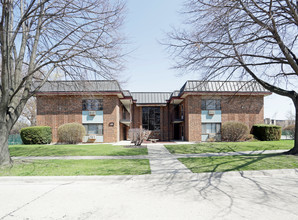 329 Kimbell Ave in Elmhurst, IL - Building Photo - Building Photo