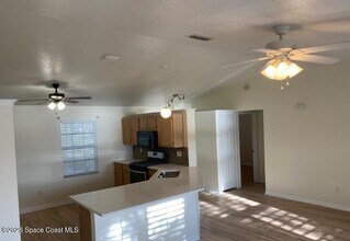 6946 Hammock Lakes Dr in Melbourne, FL - Building Photo - Building Photo