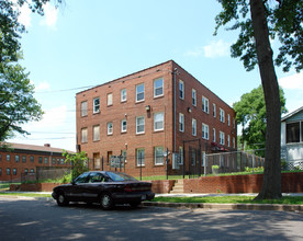 3222 E St SE in Washington, DC - Building Photo - Building Photo