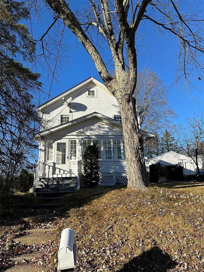 13 Farries Ave in Florida, NY - Building Photo - Building Photo
