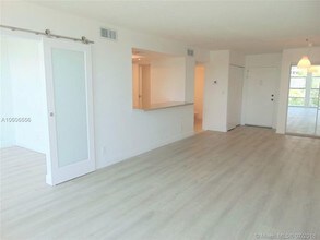 701 Three Islands Boulevard-Unit -40B in Hallandale Beach, FL - Building Photo - Building Photo