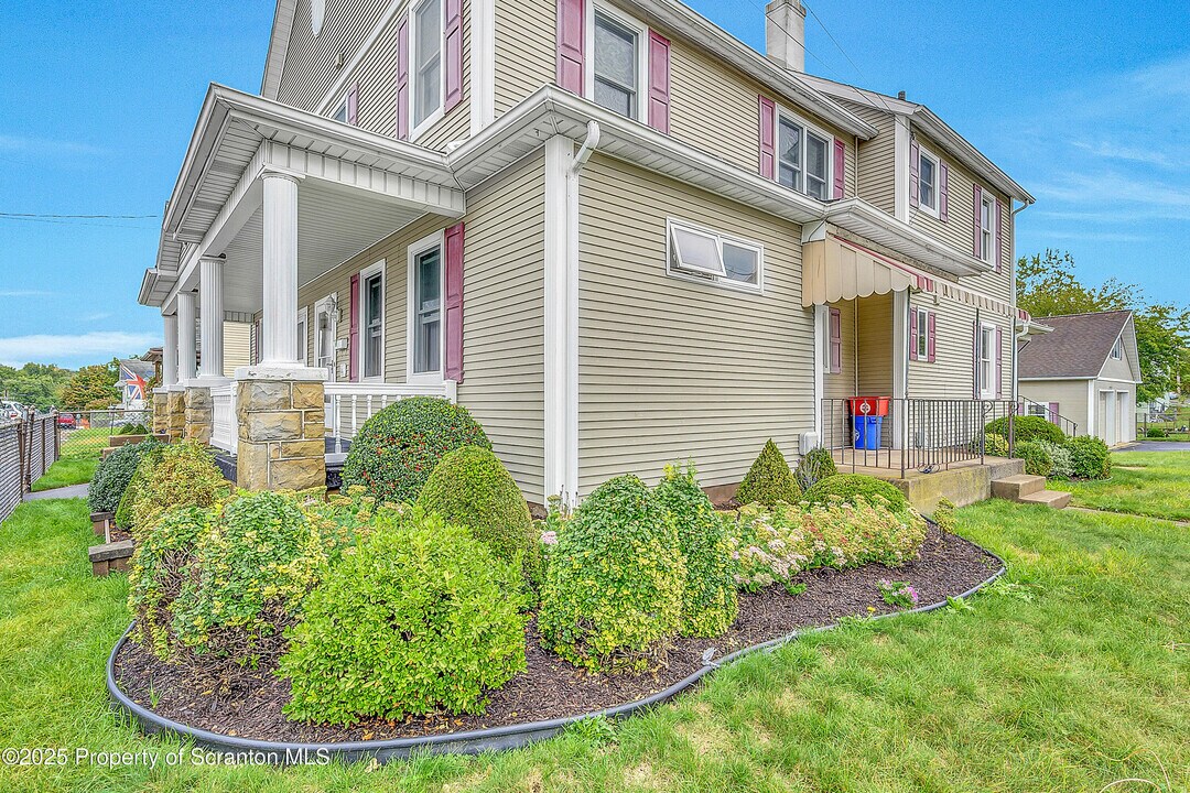 443 14th Ave in Scranton, PA - Building Photo