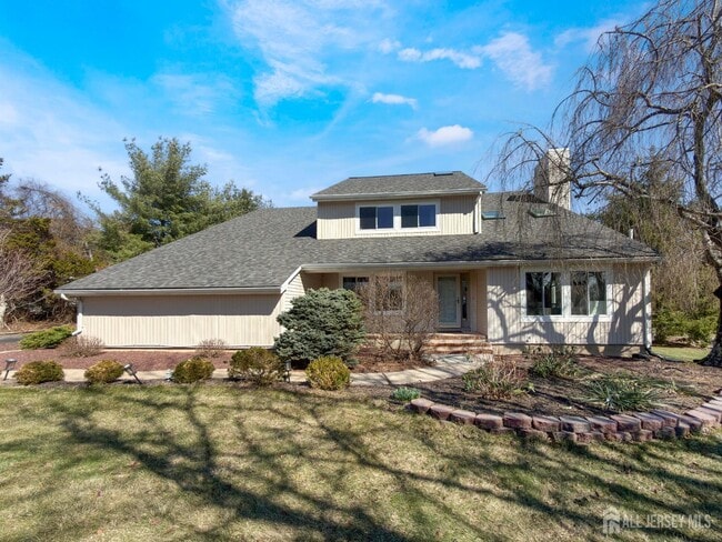 592 Cabot Hill Rd in Bridgewater, NJ - Building Photo - Building Photo