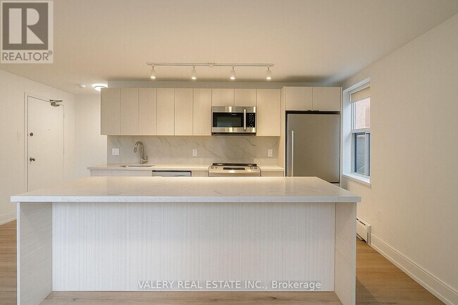 111 Cosburn Ave. in Toronto, ON - Building Photo - Building Photo