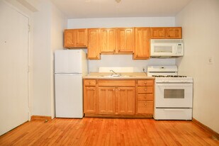 1628 W Morse Ave, Unit #315 in Chicago, IL - Building Photo