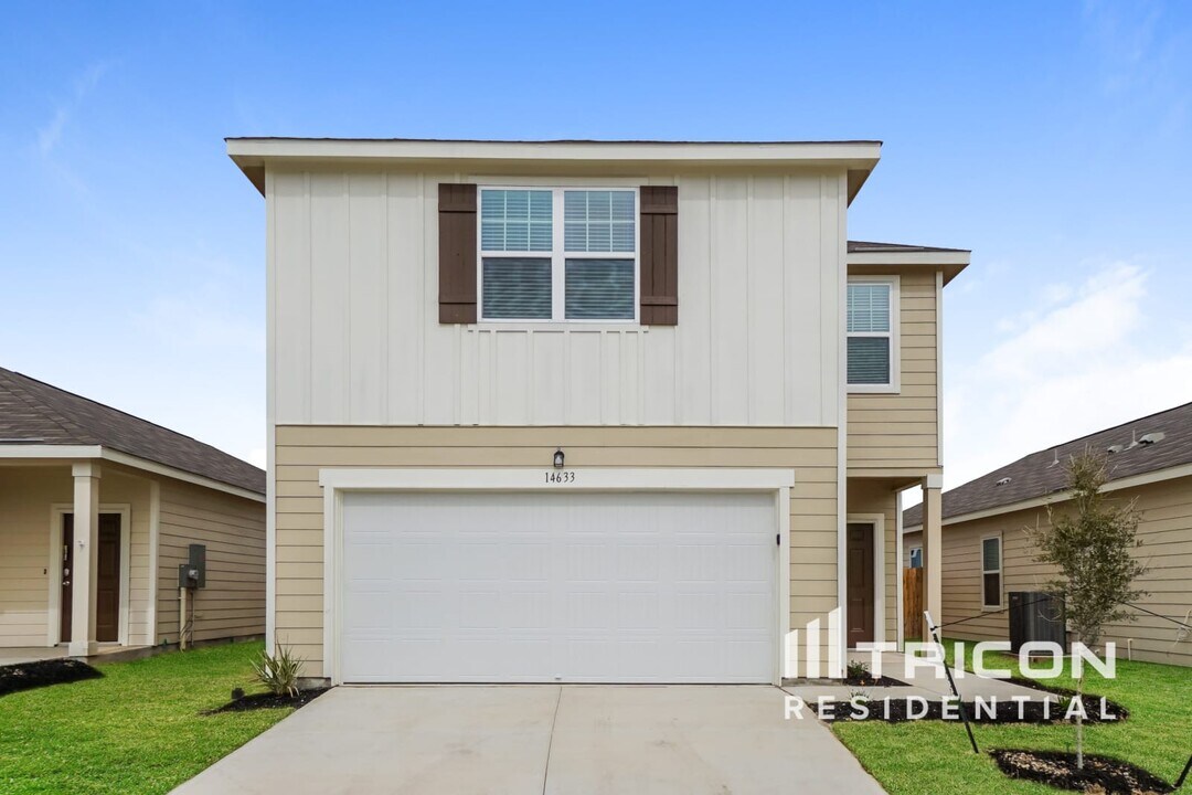14633 Maple Ter in San Antonio, TX - Building Photo