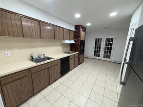 8 Jonquill Ln in Kings Park, NY - Building Photo - Building Photo