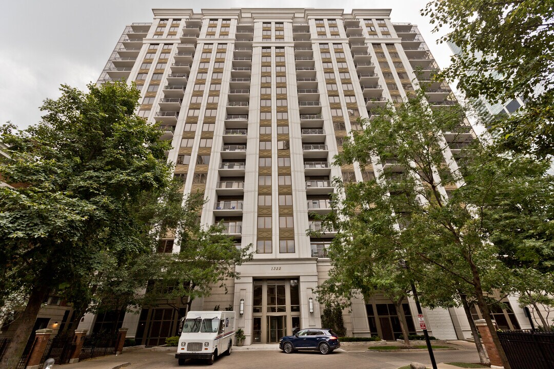 1322 S Prairie Ave, Unit 609 in Chicago, IL - Building Photo