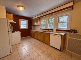 42 Connecticut Mills Ave, Unit 42 A in Killingly, CT - Building Photo