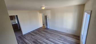 408 W Laurel St in Compton, CA - Building Photo