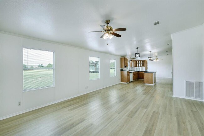 132 Co Rd 247 in Georgetown, TX - Building Photo - Building Photo