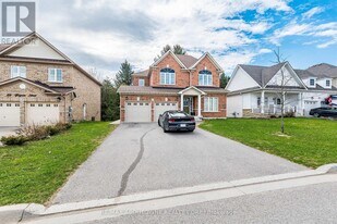 22 Ryan St in Fergus, ON - Building Photo