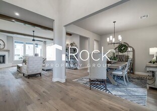 6517 Forest Edge Dr in Edmond, OK - Foto de edificio - Building Photo