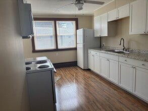 478 High St in Clinton, MA - Building Photo - Building Photo