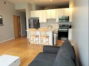 3944 N Claremont Ave in Chicago, IL - Building Photo - Building Photo