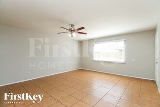 5213 S 47th Pl in Phoenix, AZ - Foto de edificio - Building Photo