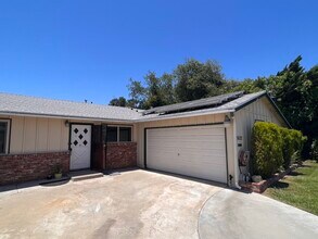 2622 Sprig Pl in San Diego, CA - Foto de edificio - Building Photo