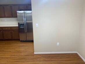 432 Edgewater St in Tulare, CA - Building Photo - Building Photo