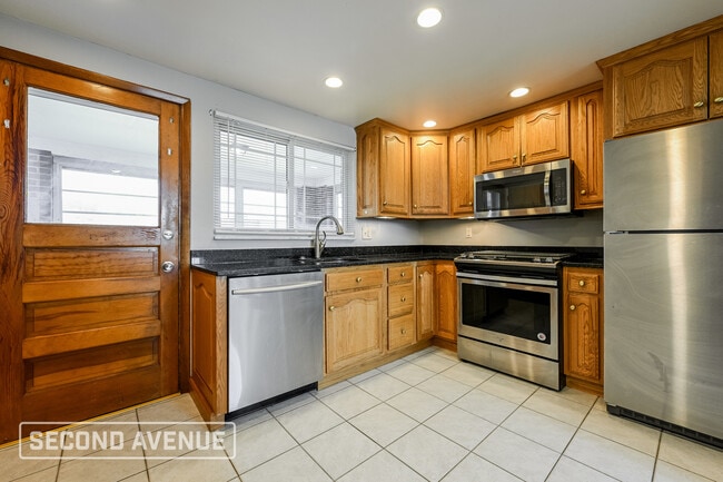 1254 Edgewood Dr in Homestead, PA - Building Photo - Building Photo