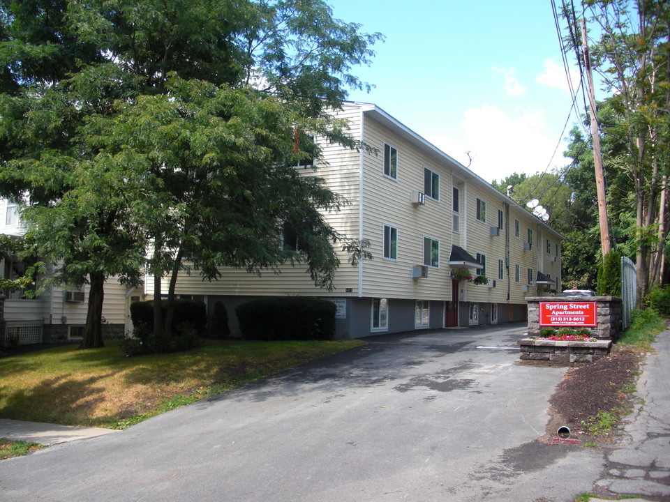 1412 Spring St in Syracuse, NY - Building Photo