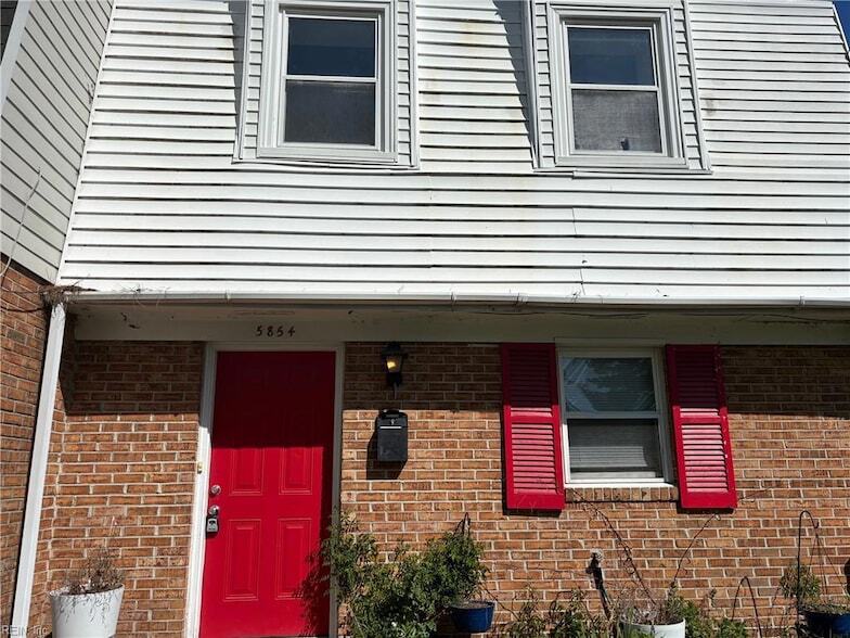 5854 E Hastings Arch in Virginia Beach, VA - Building Photo